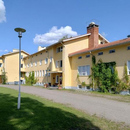 Hostel Vanha Koulu Monola Екстериор снимка