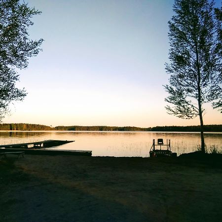 Hostel Vanha Koulu Monola Екстериор снимка
